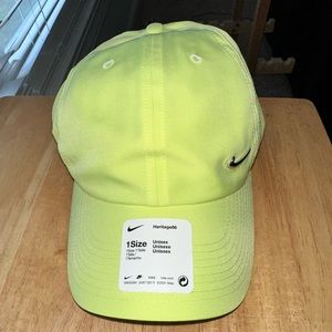 Unisex Brand new Nike hat, light greenish, yellow color
